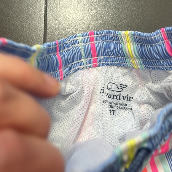 Vineyard vines kids bathing suit size 2T - Picture 3 of 3